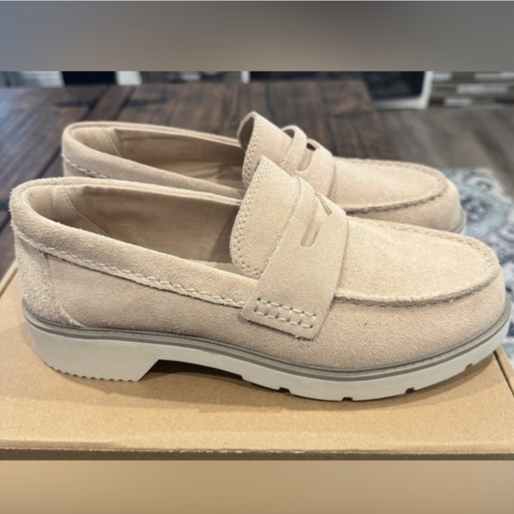 NWOB Women's Sperry Tan Loafers 7.5 Preppy Normcore